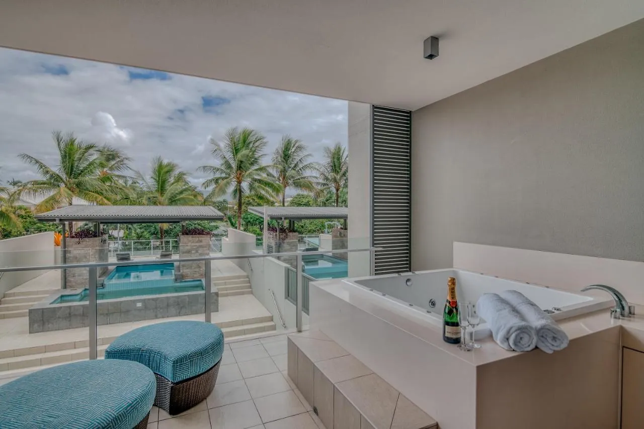 Coconut Grove Aparthotel Port Douglas