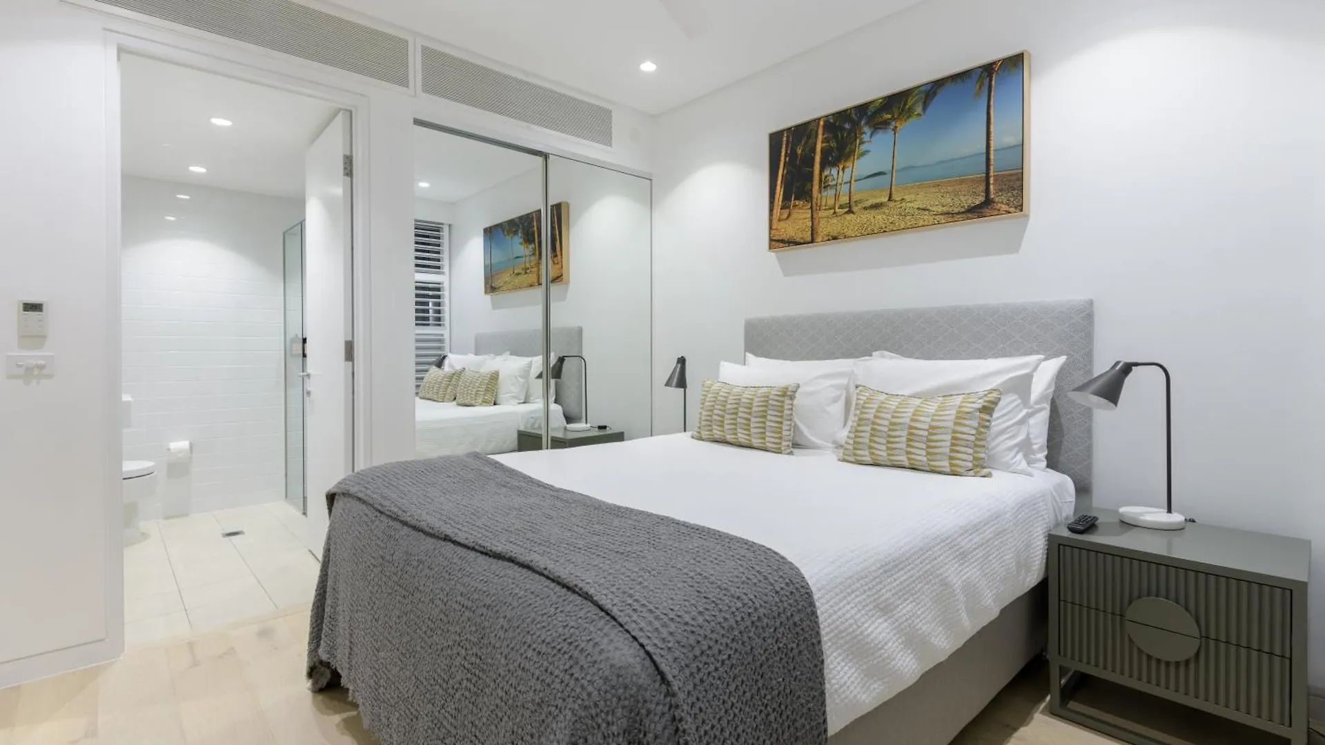 Coconut Grove Aparthotel Port Douglas