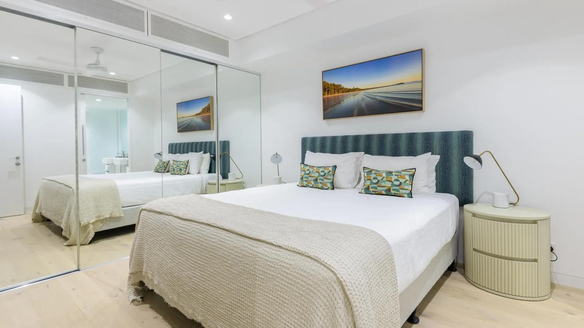 *****  Coconut Grove Aparthotel Port Douglas Australia