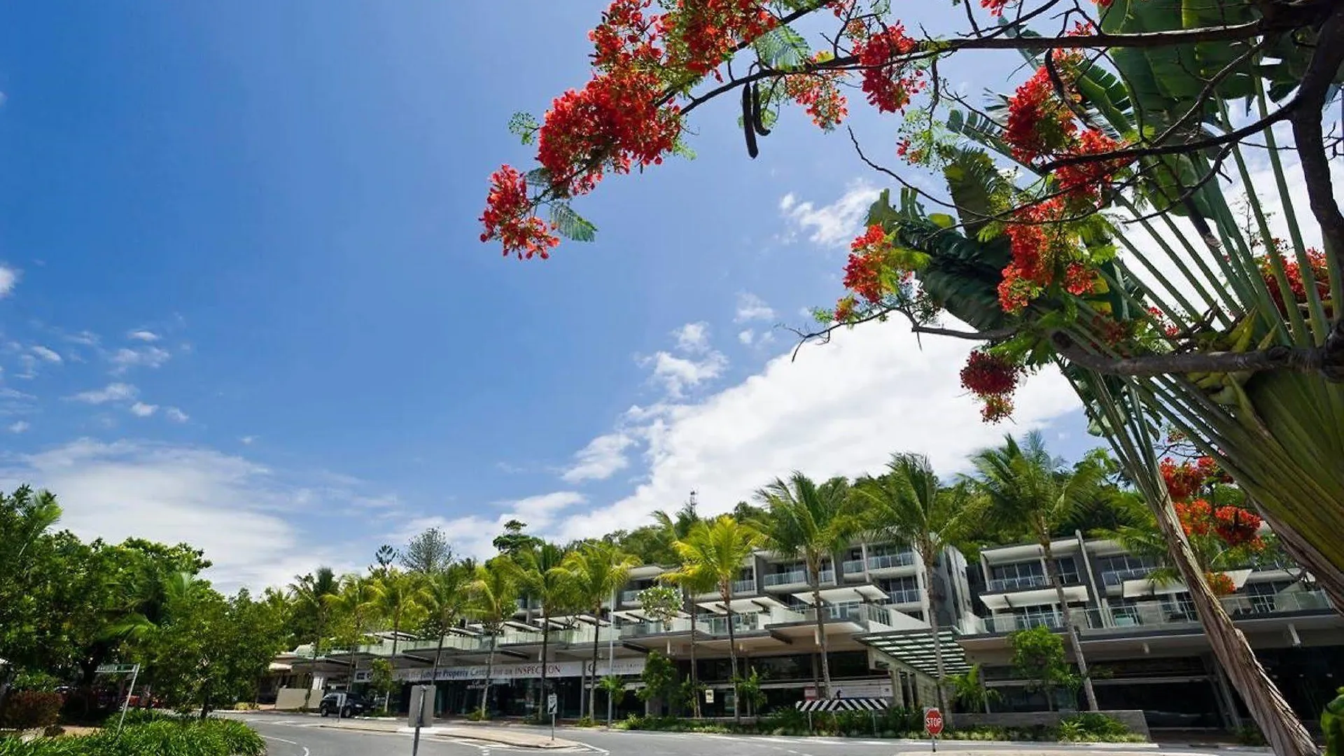 Coconut Grove Aparthotel Port Douglas