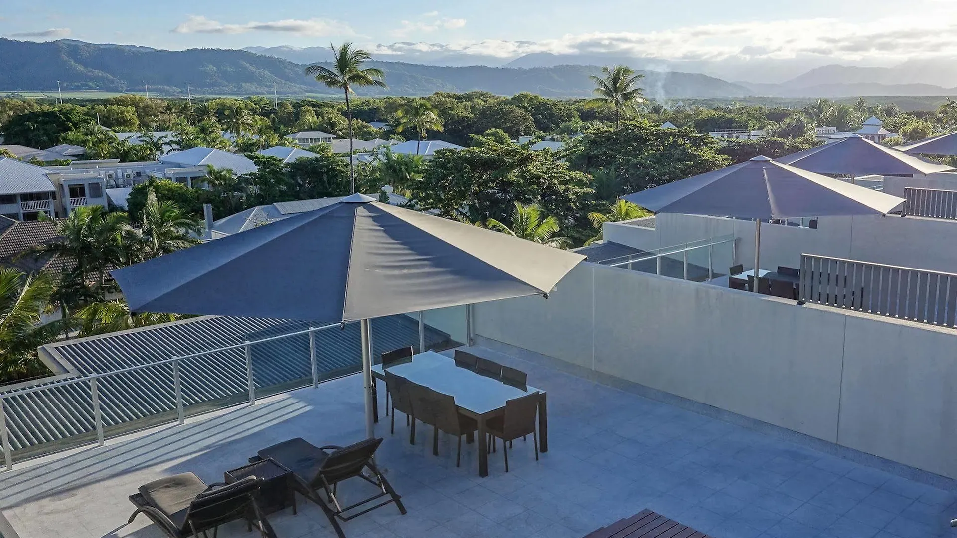 Coconut Grove Aparthotel Port Douglas