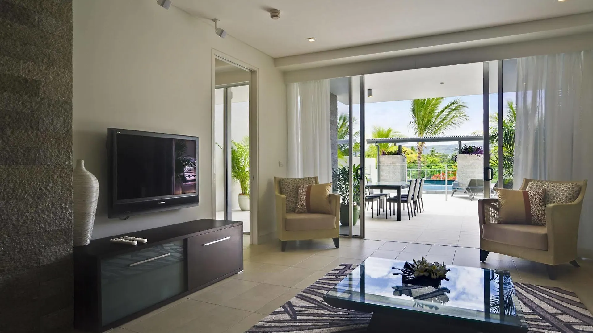 *****  Coconut Grove Aparthotel Port Douglas Australia