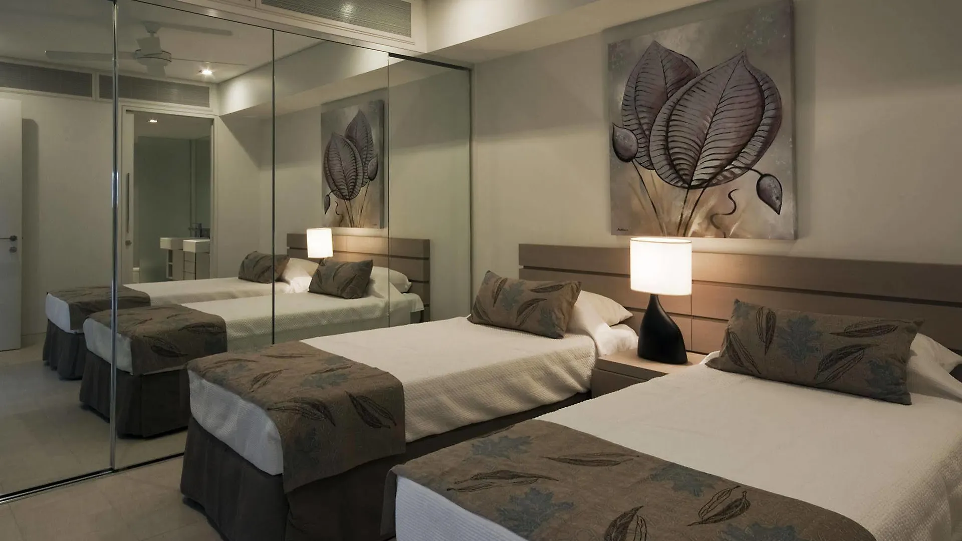 Coconut Grove Aparthotel Port Douglas