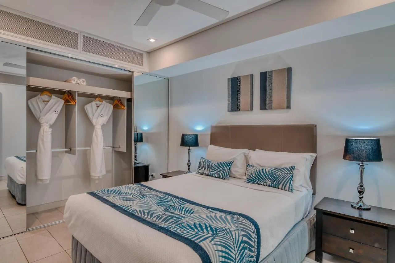 Coconut Grove Aparthotel Port Douglas 5*,  Austrália